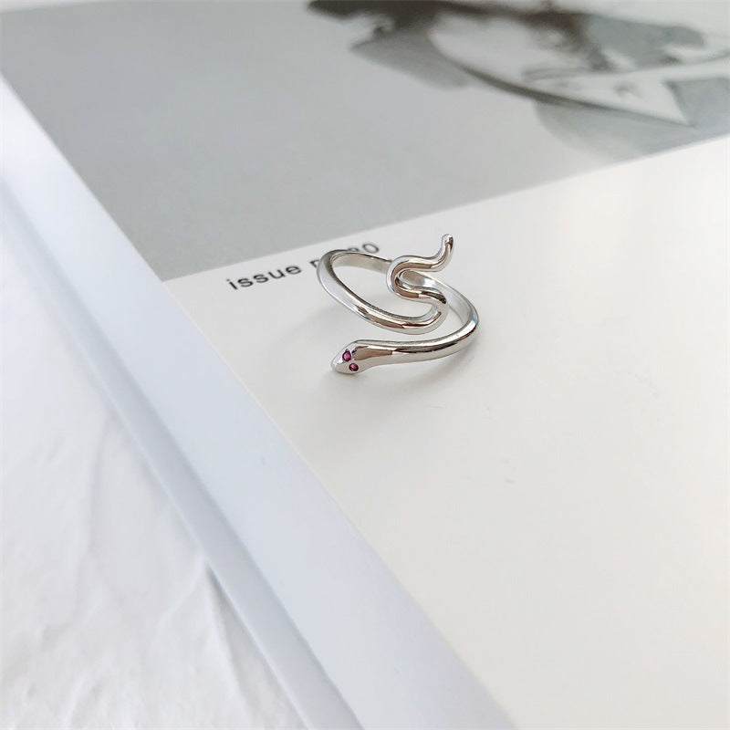 Simple temperament snake ring ring